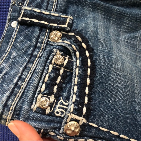 Miss Me Crystal Buttons Denim Short - Picture 5 of 7